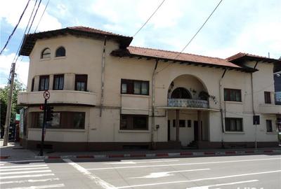 Casă cu 18 camere cu Teren 180 Mp în Central - 8