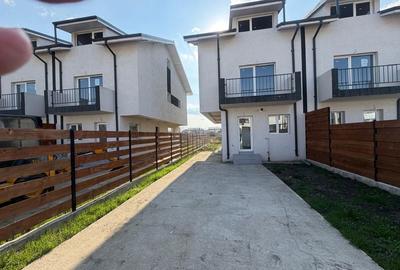 Casă cu 4 camere în Central - 2