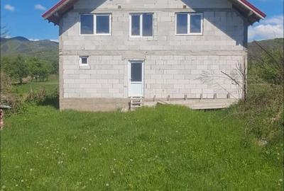 Casă cu Teren 840 Mp în Pui - 4