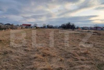 Teren de 6133 mp, în Central - 14