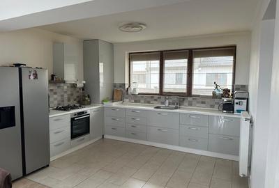 Duplex cu 5 camere cu Canalizare în Nord - 9