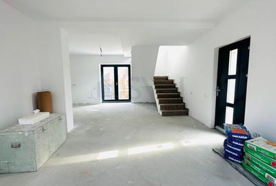 REV2004597 Vila individuala central Corbeanca - 2