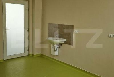 Spațiu comercial, de 27 mp, în Central - 6