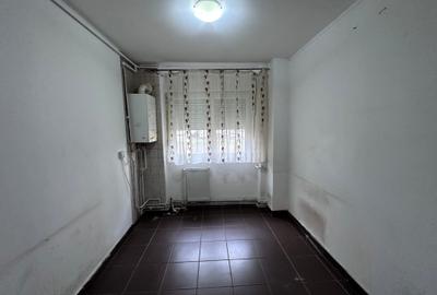 Apartament cu 3 camere decomandat în Progresul - 5