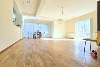 Casă individuală cu 5 camere cu Canalizare în Pipera