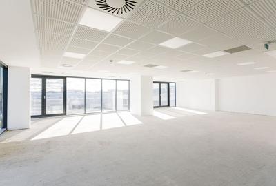 Birou, de 4,152 mp, în Complex Studențesc - 7