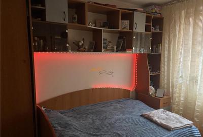 Garsoniera de , cartier Gara , 32 mp , decomandata , et 2/4 - 6