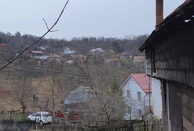 Teren de 1000 mp, în Secăria - 2
