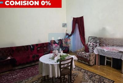 Casă cu 3 camere cu Canalizare în Central - 1