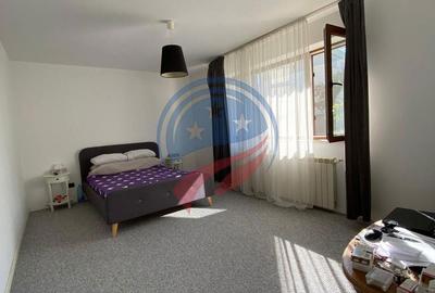 Casă cu 5 camere cu Teren 380 Mp în Central