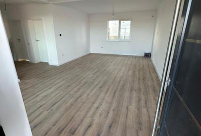 Casă cu 4 camere în Moșnița Veche