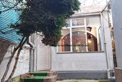 Apartament cu 4 camere în Calea Călărașilor - 10
