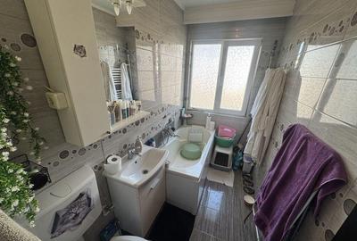Apartament 3 camere zona Km 4 5 - 6