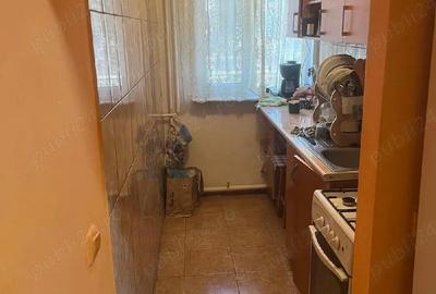 Apartament cu 2 camere semidecomandat în Craiovița Nouă - 1