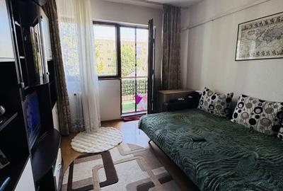 Apartament cu 3 camere semidecomandat în Central - 4