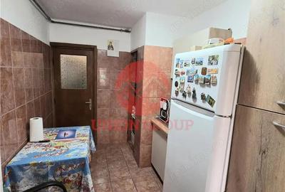Apartament cu 3 camere decomandat în Casa de Cultură