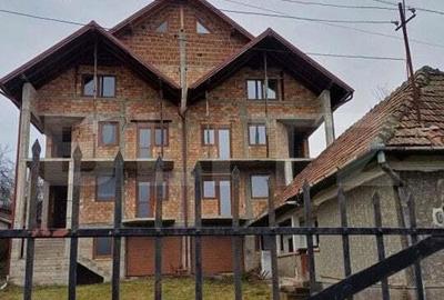 Duplex la rosu in Luna, langa Campia Turzii - 19