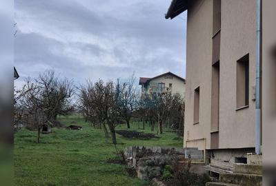Casă cu 6 camere cu Canalizare în Dezmir - 2