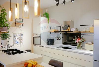 Apartament cu 3 camere decomandat, mobilat în Iorga - 25