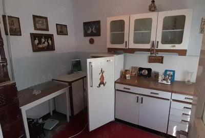 Casă cu 6 camere în Tecuci - 1