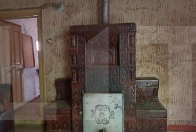 Casa taraneasca cu 3 camere, Turia Jos, - 1