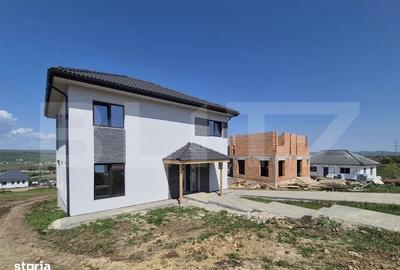 Casă cu 4 camere în Jucu