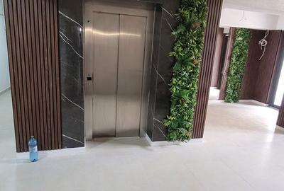 Apartament cu 3 camere în Industriilor - 14
