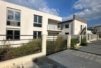 Casă cu 4 camere cu Teren 245 Mp în Central - 12