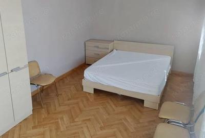 Garsonieră decomandată în Lipovei