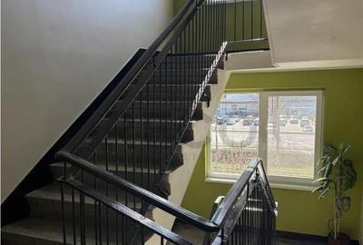 Spațiu comercial, de 32 mp, în Central - 6