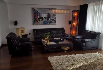 Apartament cu 4 camere decomandat, mobilat în P-ța Dorobanți - 2