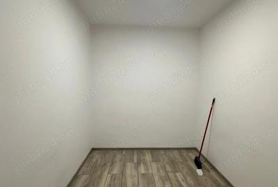 Spațiu comercial, de 50 mp, în Central - 7