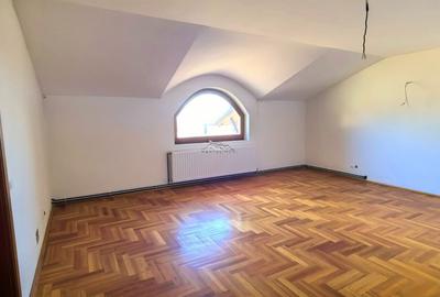 Casă individuală cu 8 camere cu Canalizare în Vest - 8