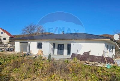 Casa / Vila cu 5 camere de vanzare - 4