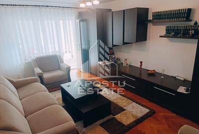 Apartament cu 3 camere, zona Mehala, Centrala Proprie