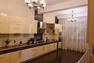Casă cu 7 camere cu Teren 700 Mp în Central - 7