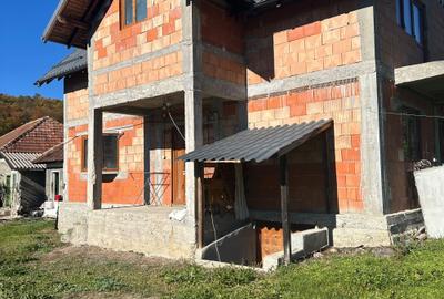 Casă cu 4 camere în Cotmeana - 8