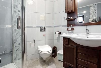 Zona Linistita Structura Generoasa - 30