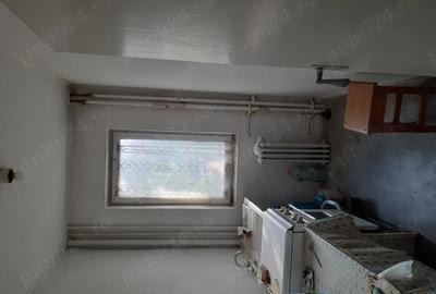 Apartament cu 3 camere semidecomandat în Central - 1