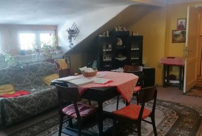 Apartament cu 2 camere semidecomandat în Castelul Peleș