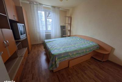 Apartament cu 4 camere decomandat în Cetate - 2