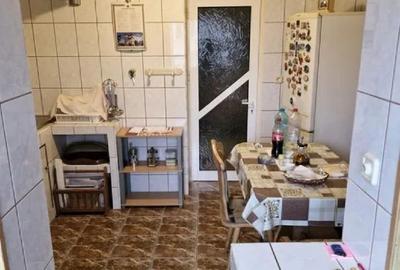 Apartament cu 3 camere decomandat în Central - 1