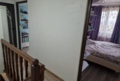 Apartament cu 3 camere decomandat în Dărmănești - 2