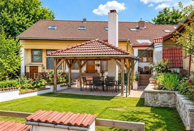 Casă cu Teren 547 Mp în Central