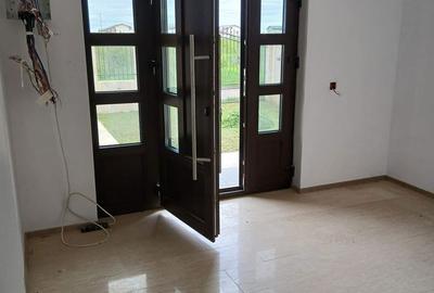 Casă cu 4 camere cu Teren 333 Mp în Central - 14