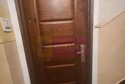 Apartament cu 3 camere de vanzare in Campina - Zona Cuza - 1