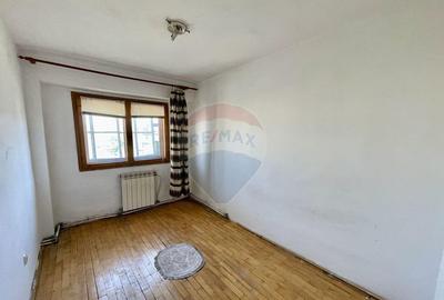 Apartament cu 3 camere de vanzare in zona Brailei - 1