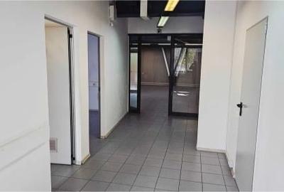 Jiului  1800 euro spațiu  clădire stradală 527 mp toată, separat 150 mp 5 loc pa - 4