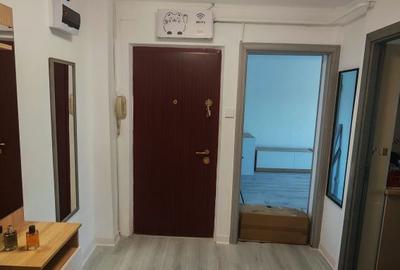 Apartament cu 3 camere decomandat în Central - 1