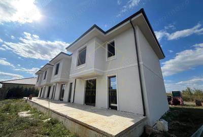 Casă cu 4 camere cu Teren 300 Mp în Giroc